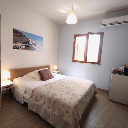 Case Vacanze Baia เรอัลมอนเต ภายนอก รูปภาพ